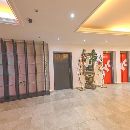 Majestic Hotel Wadi Kabir Bagian luar foto