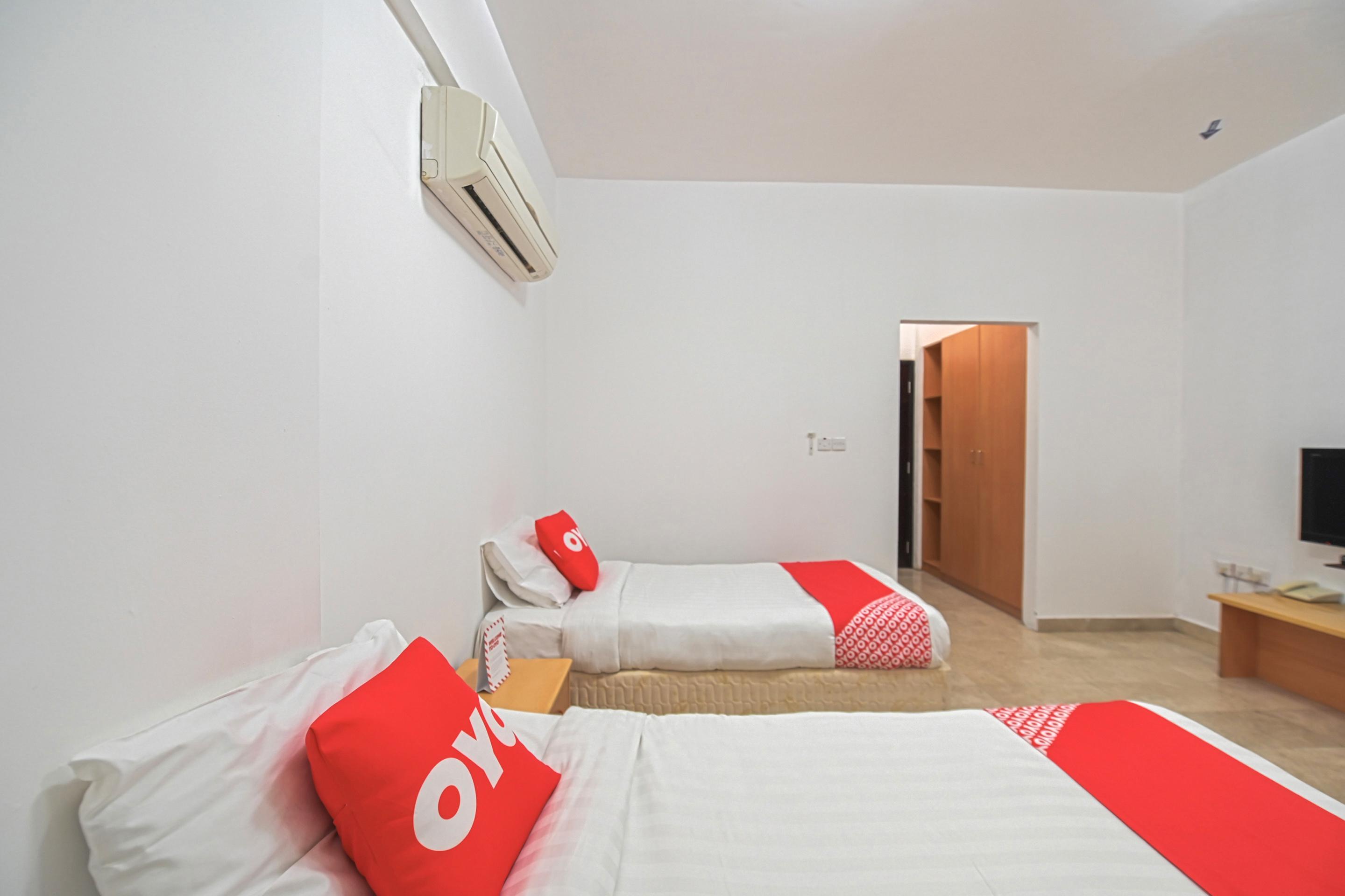Majestic Hotel Wadi Kabir Bagian luar foto
