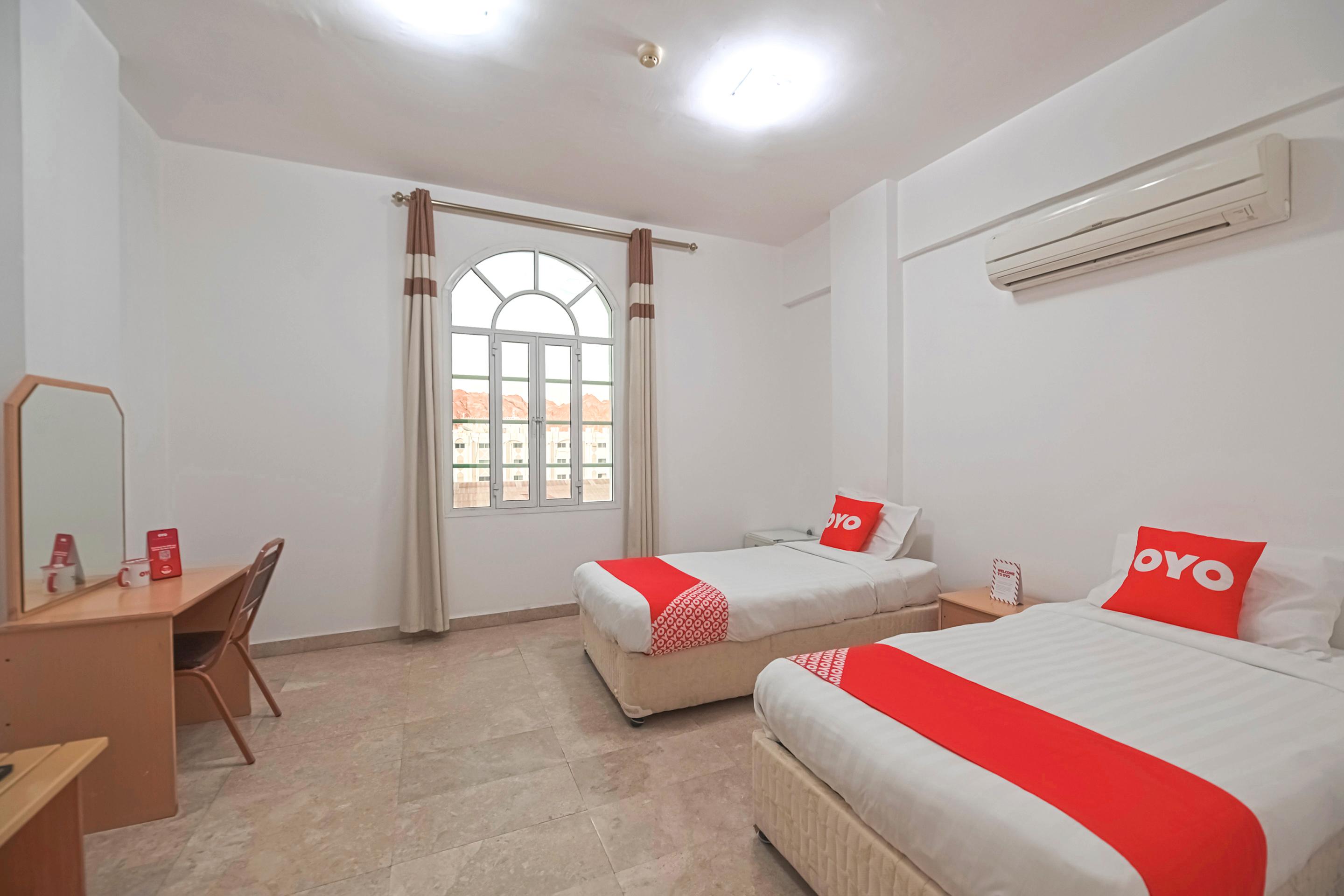 Majestic Hotel Wadi Kabir Bagian luar foto