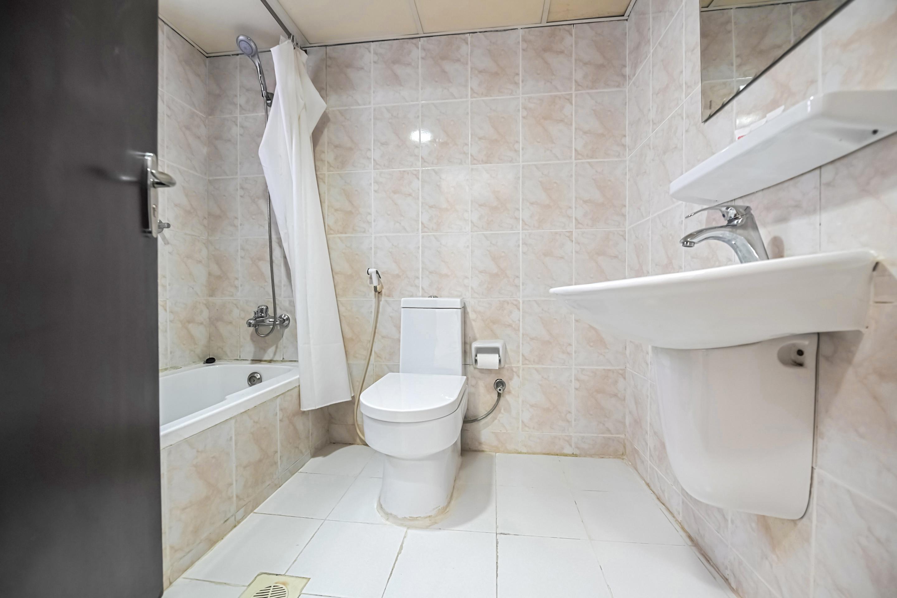 Majestic Hotel Wadi Kabir Bagian luar foto