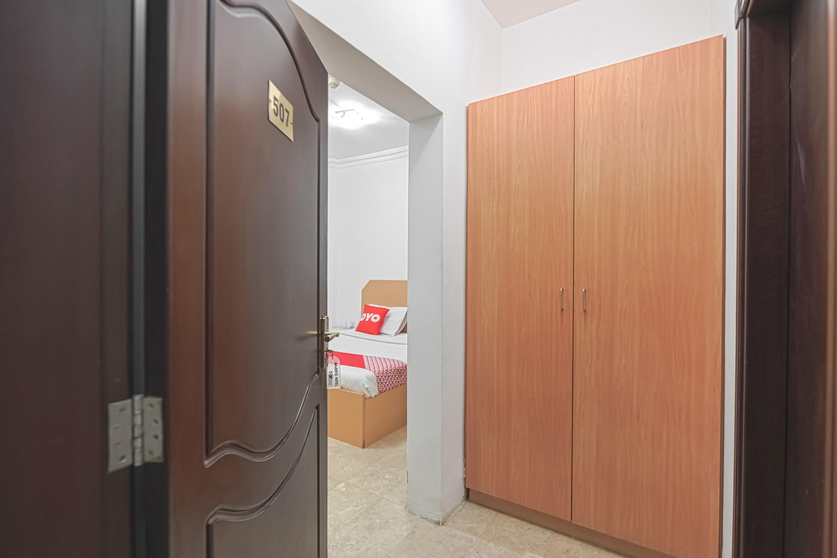 Majestic Hotel Wadi Kabir Bagian luar foto