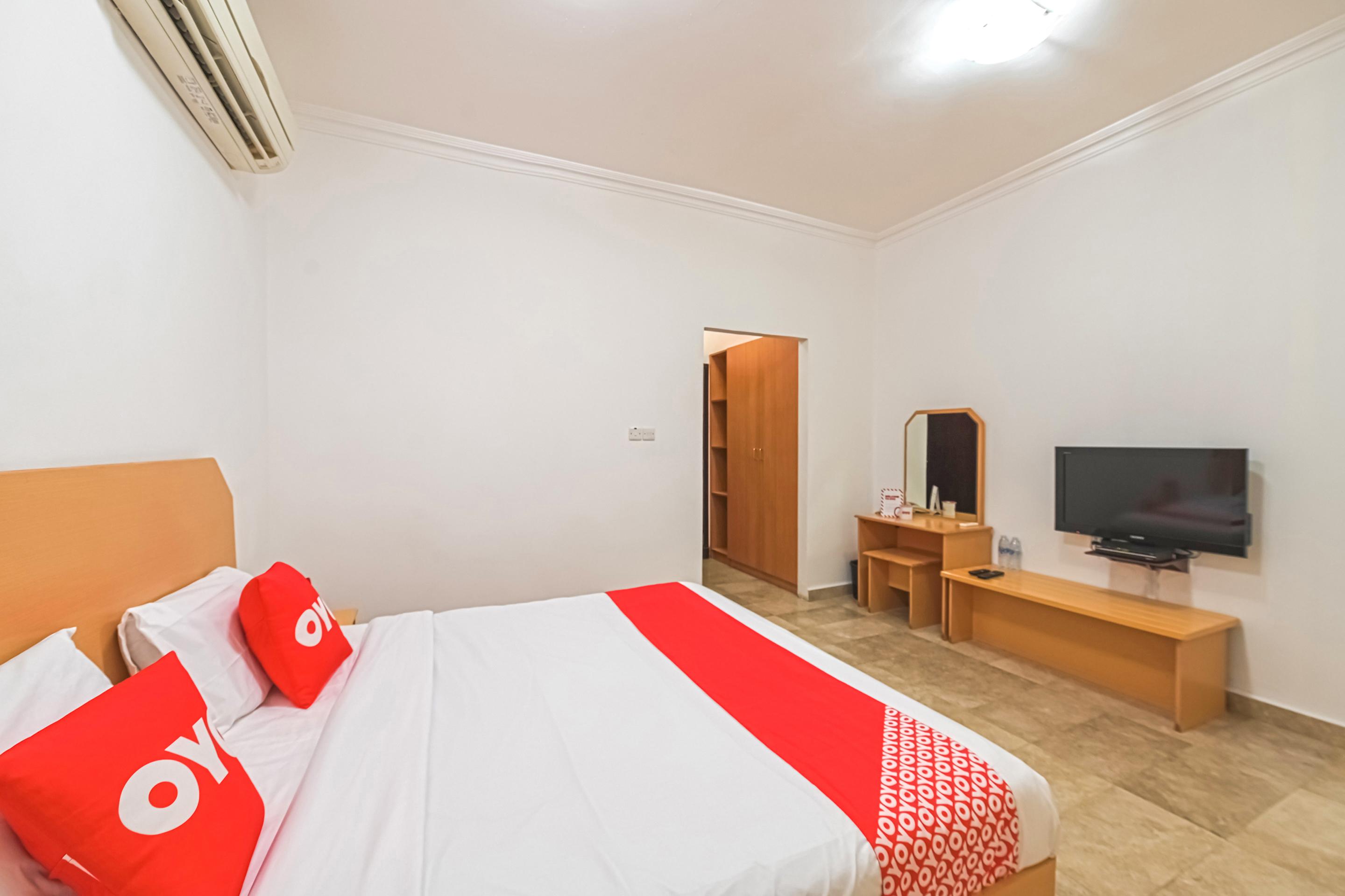 Majestic Hotel Wadi Kabir Bagian luar foto