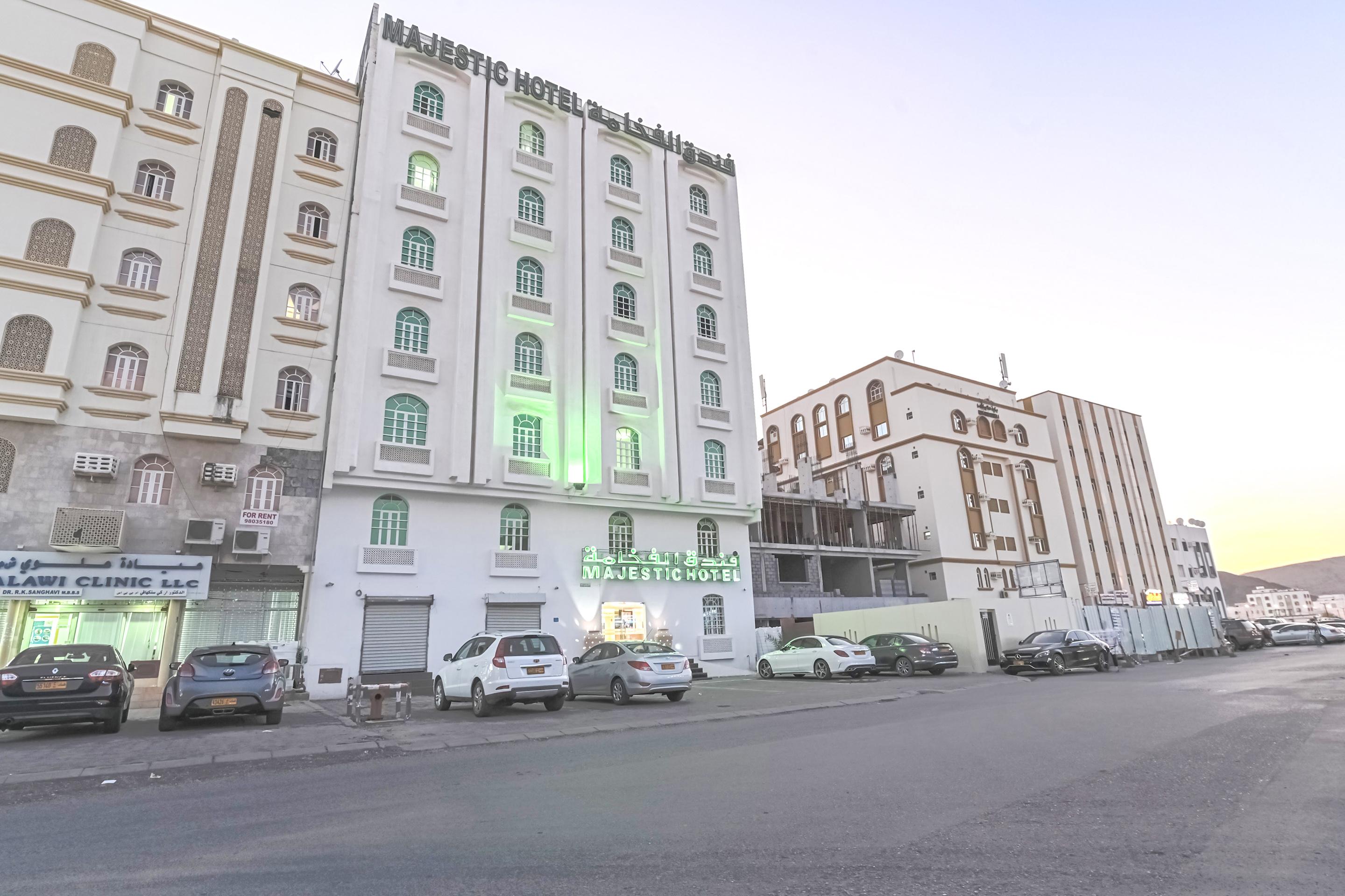 Majestic Hotel Wadi Kabir Bagian luar foto