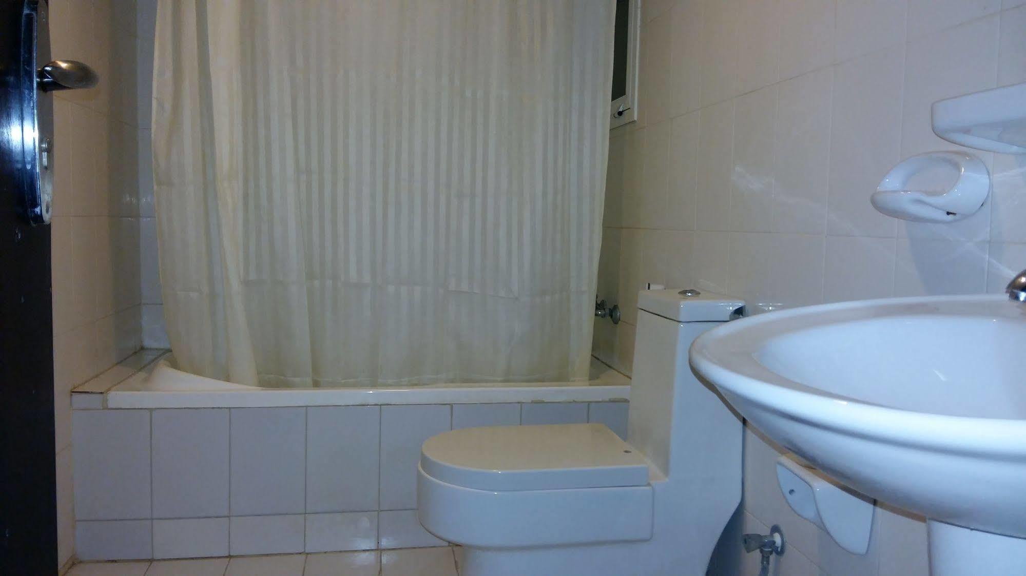 Majestic Hotel Wadi Kabir Bagian luar foto