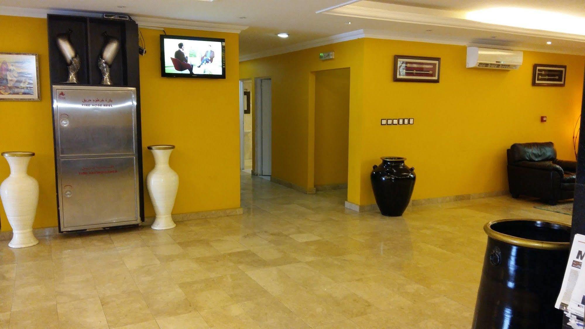 Majestic Hotel Wadi Kabir Bagian luar foto
